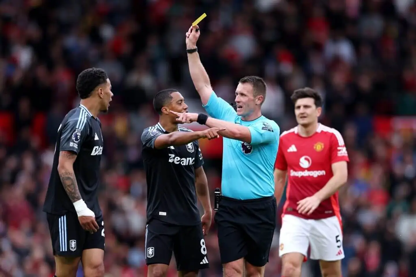 乐鱼娱乐中心-TA：不满对阵曼联的裁判安排，维拉准备向英超官方提出申诉