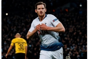 热刺晒维尔通亨照片：非凡的职业生涯即将结束，感谢你留下的回忆